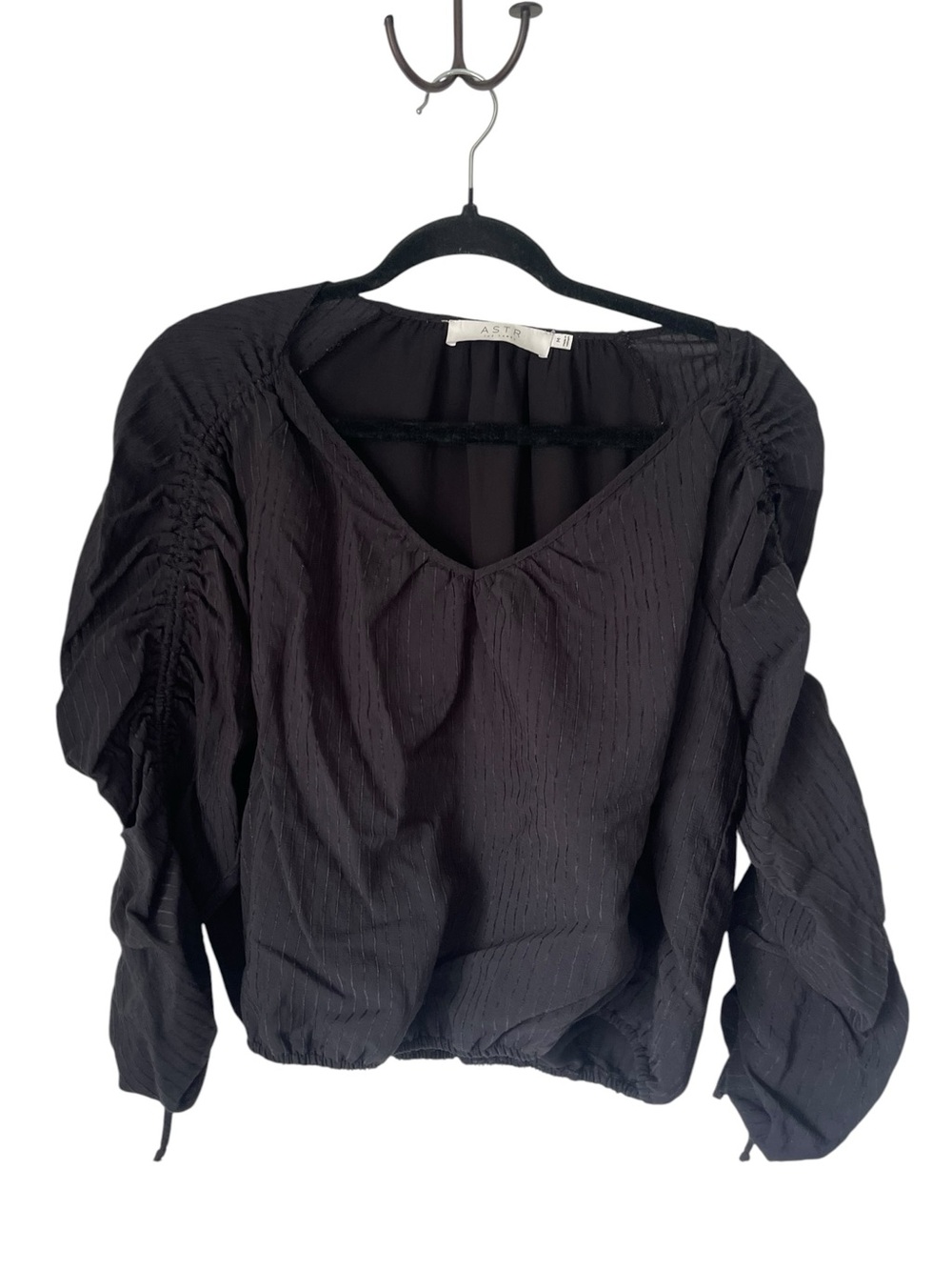 ASTR The Label Black V-Neck Puff Sleeve Blouse